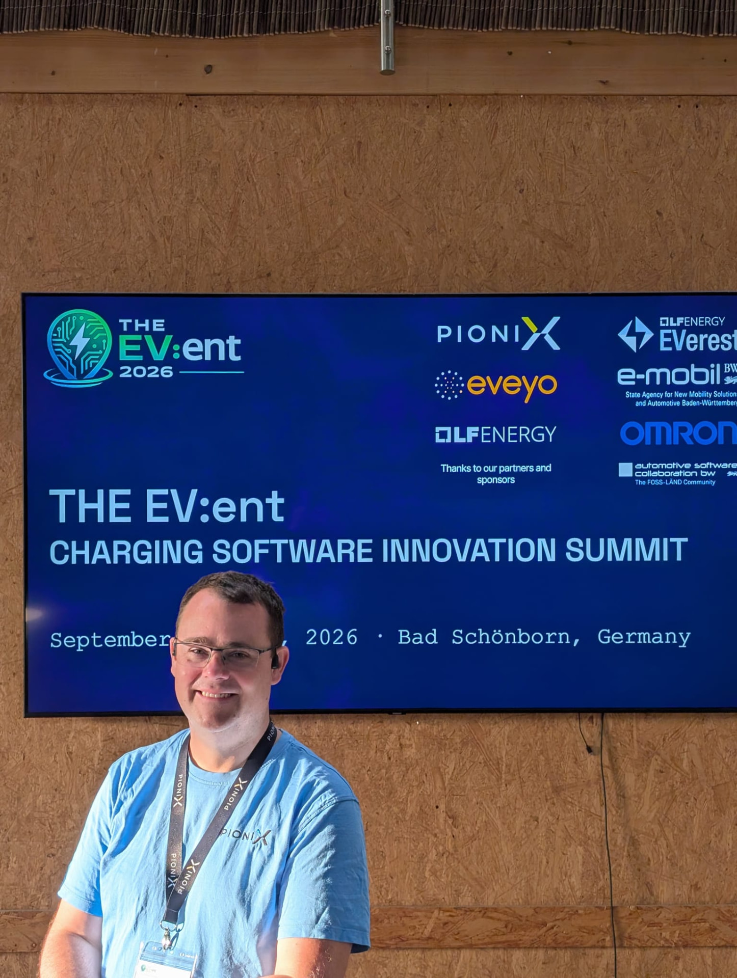 Marco Möller in front of the summit screen before the opening